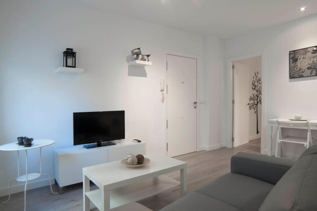Moderno Apartamento En Plaza Merced マラガ エクステリア 写真