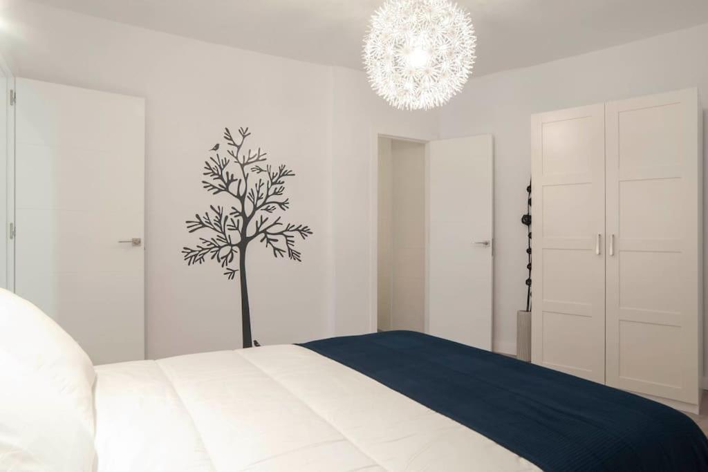 Moderno Apartamento En Plaza Merced マラガ エクステリア 写真