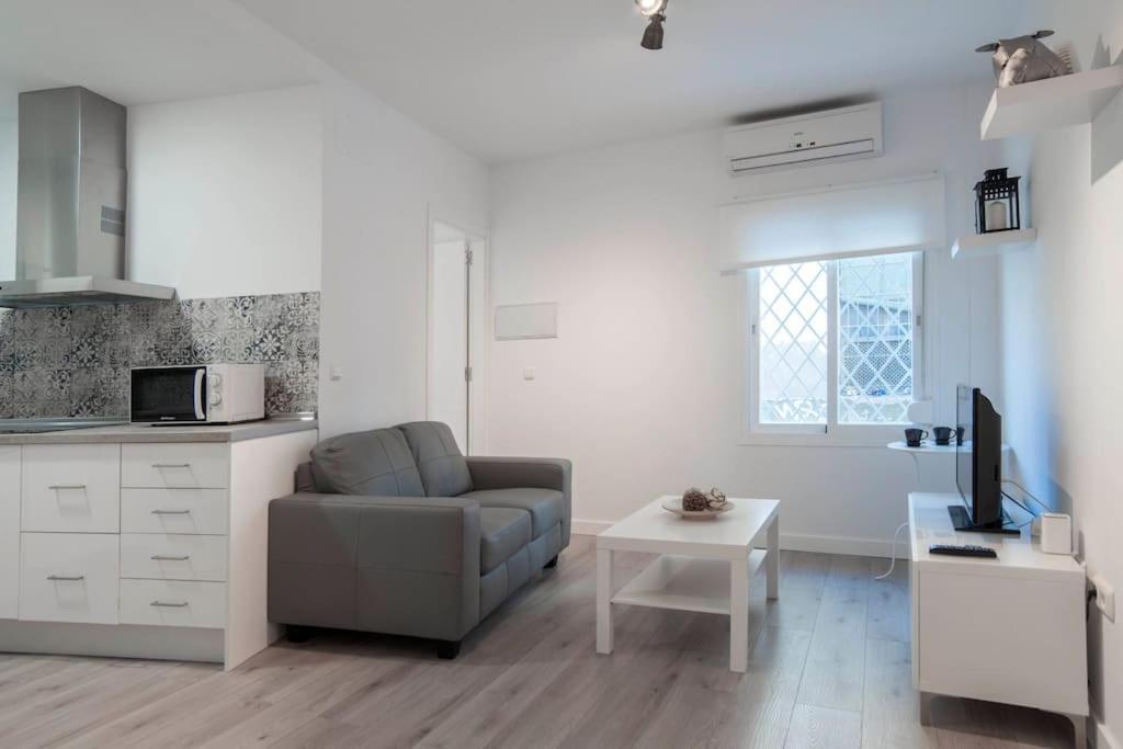 Moderno Apartamento En Plaza Merced マラガ エクステリア 写真