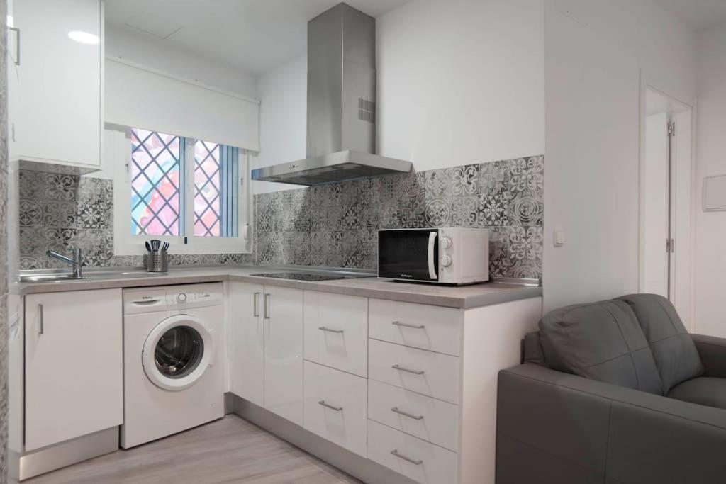 Moderno Apartamento En Plaza Merced マラガ エクステリア 写真